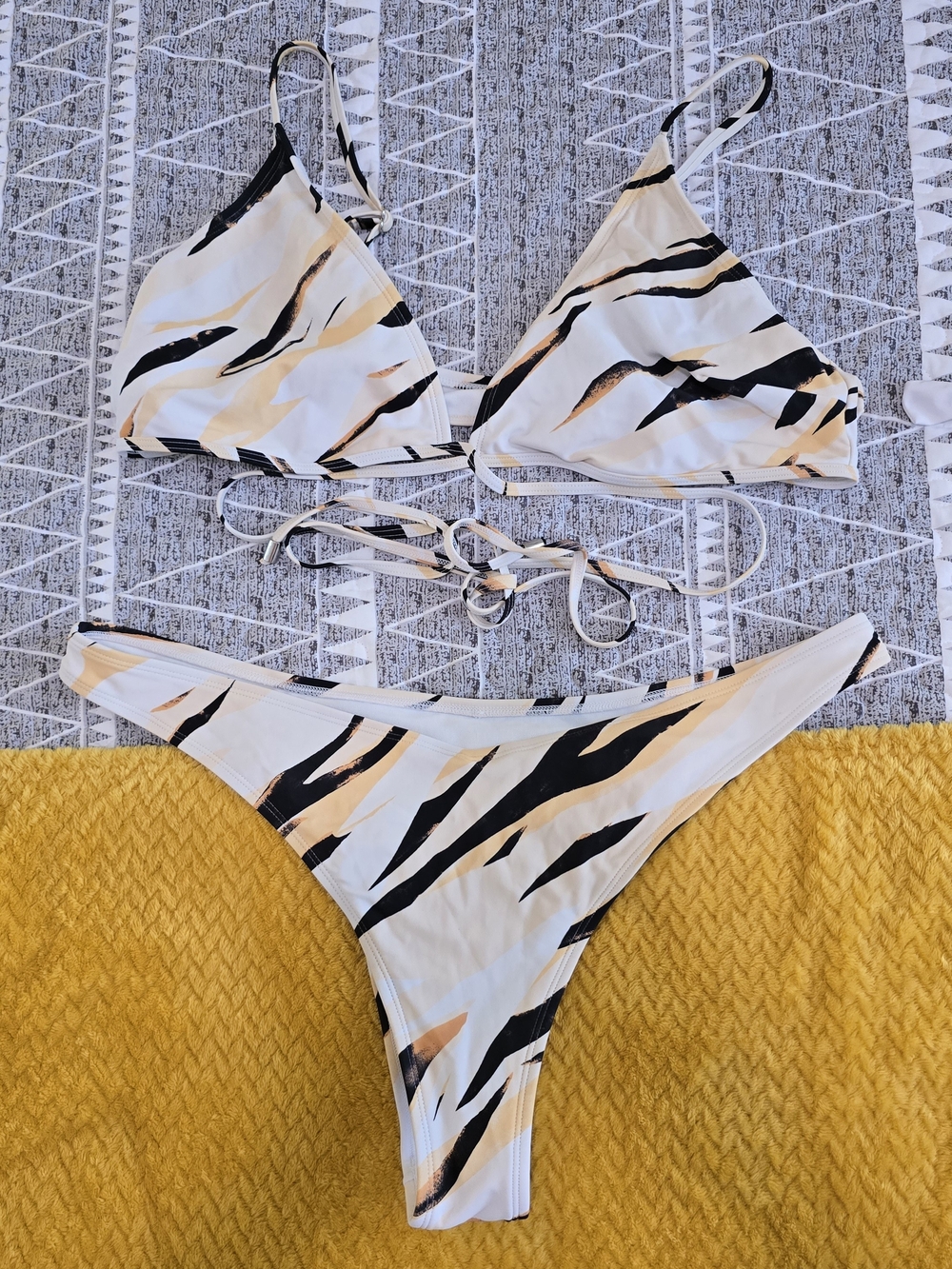 Cupshe Wrap Triangle Top Bikini Set - Tiger Stripe